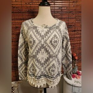 Xhilaration Cream and Gray Geometric Sweater